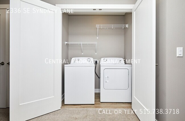 Building Photo - 2336 SE Sydney Ln