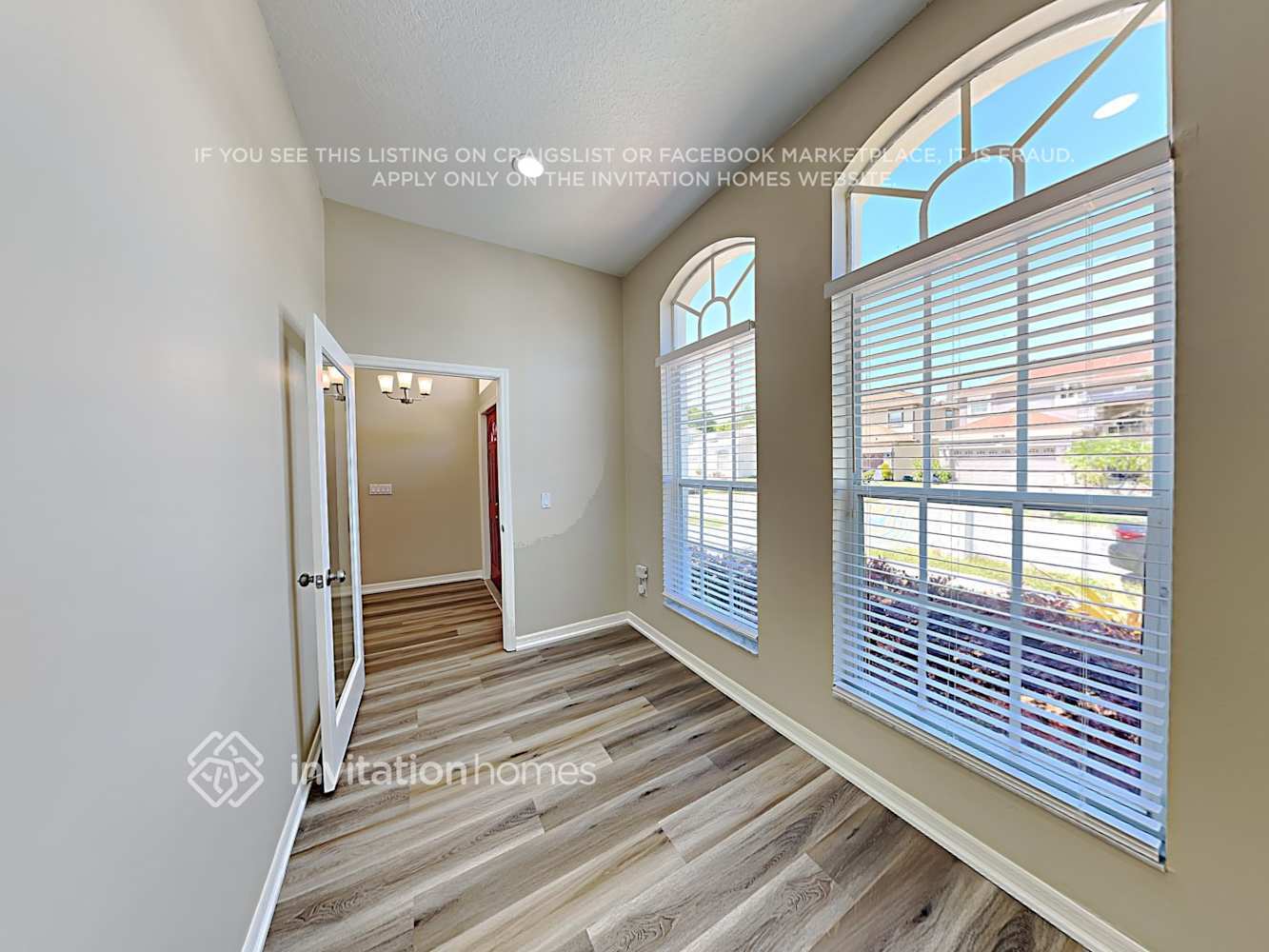 Building Photo - 3839 Regents Way