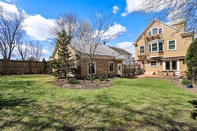 Building Photo - 52 Hillsdale Rd