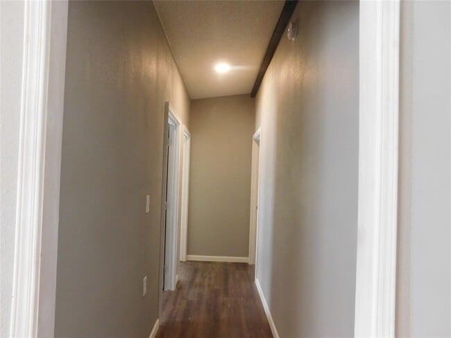 Building Photo - 21702 Island Lake Loop E