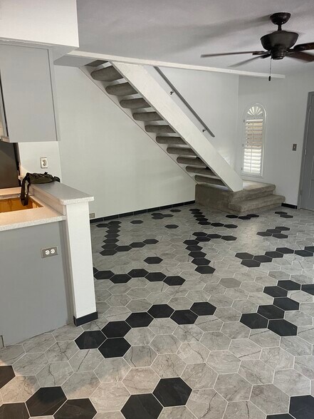 Building Photo - 8445 S 48th St