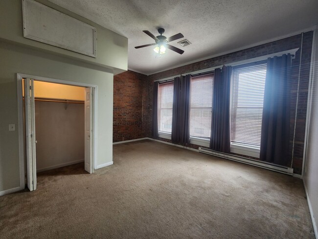 Building Photo - COTT 111