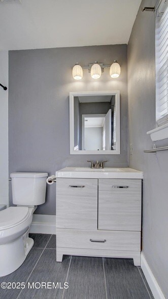 Building Photo - 60 County Rd