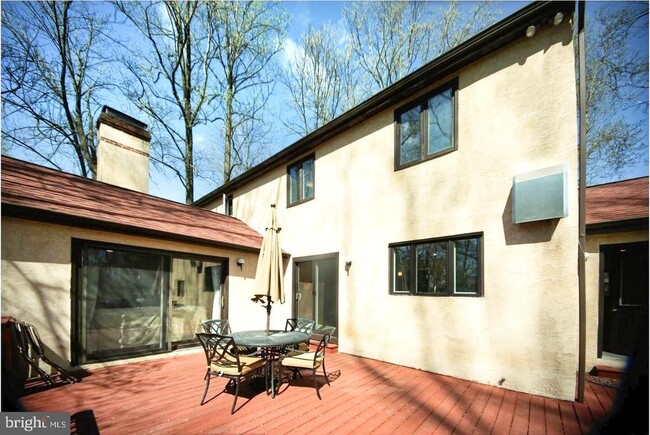 Building Photo - 1120 Cymry Dr