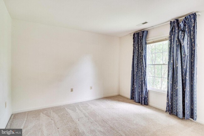 Building Photo - 1719 Strine Dr