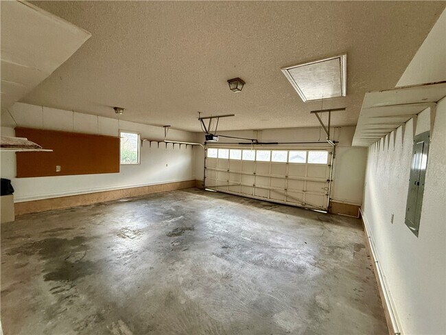 Building Photo - 9 Dunedin Dr