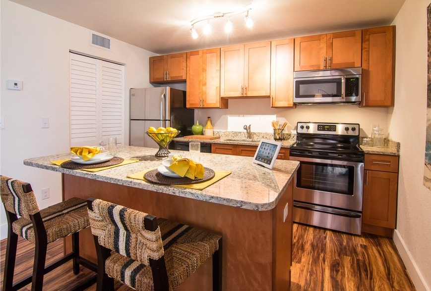 Primary Photo - Innovo Living On Waters