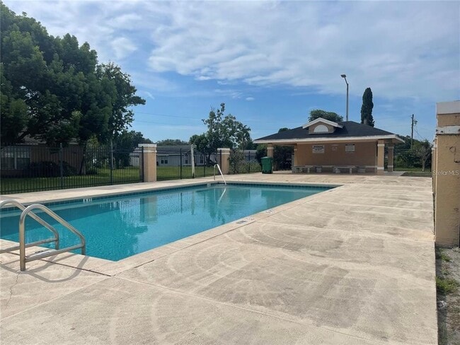 Building Photo - 116 Deer Song Dr