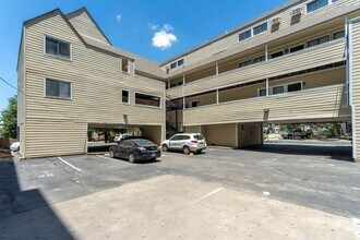 Building Photo - 2510 San Gabriel St