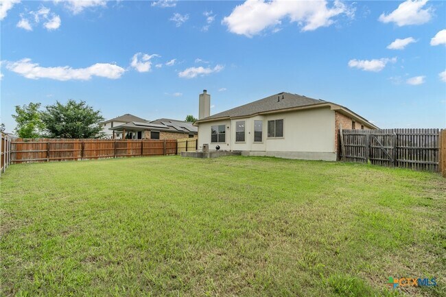 Building Photo - 6711 Bayberry Dr