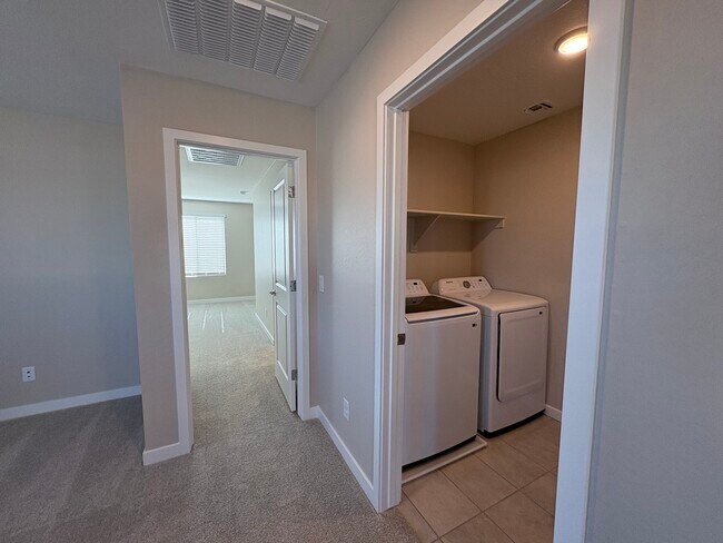 Building Photo - 3354 S 180th Ln