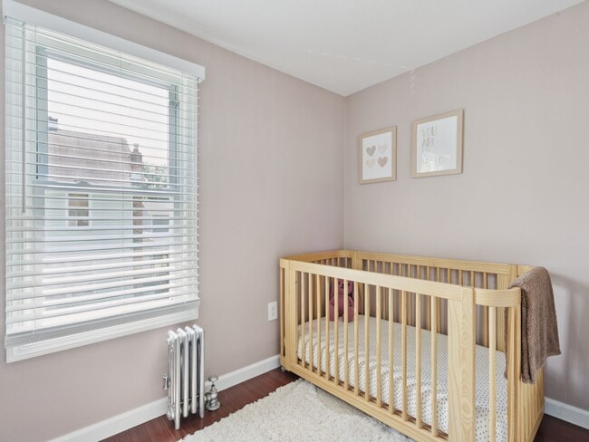 Building Photo - 718 Walnut St.