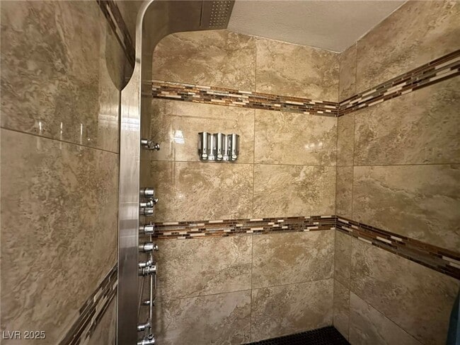 Building Photo - 2419 E Vegas Valley Dr