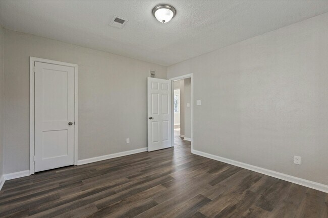 Building Photo - 1779 Preston St