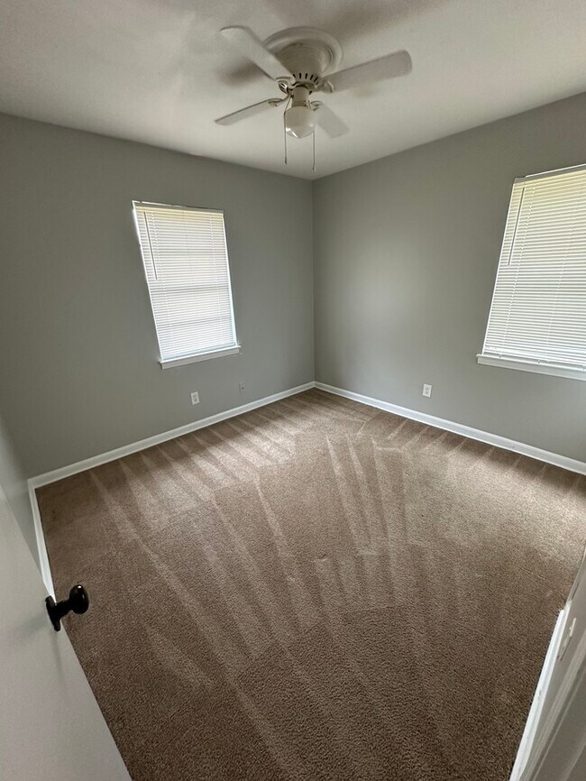 Building Photo - 4203 Kerwin Dr