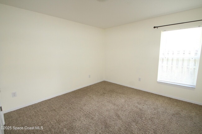 Building Photo - 2295 Botanica Cir