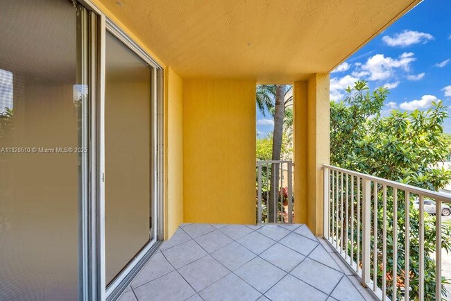Building Photo - 19555 E Country Club Dr