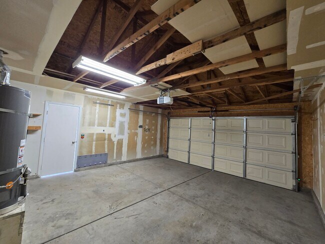 Building Photo - **Gorgeous 4-Bedroom Home in North Las Vegas!**