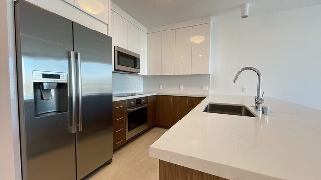 Building Photo - AZURE at Ala Moana - 1 Bed 1 Bath 1 Parking -Great location to Shopping & Restaurants