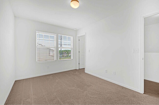 Building Photo - 112 Davenport Dr