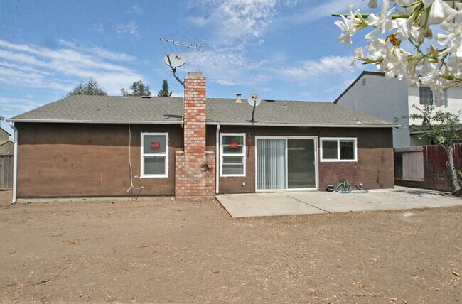 Building Photo - 3289 Lantern Way