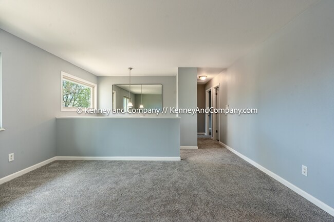 Building Photo - 1421 Querida Dr