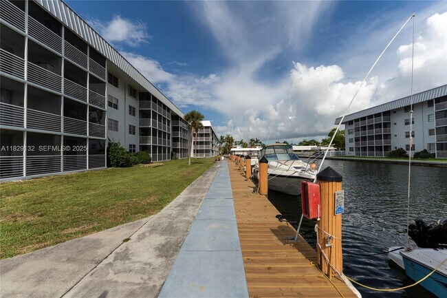 Building Photo - 3551 NE 169th St