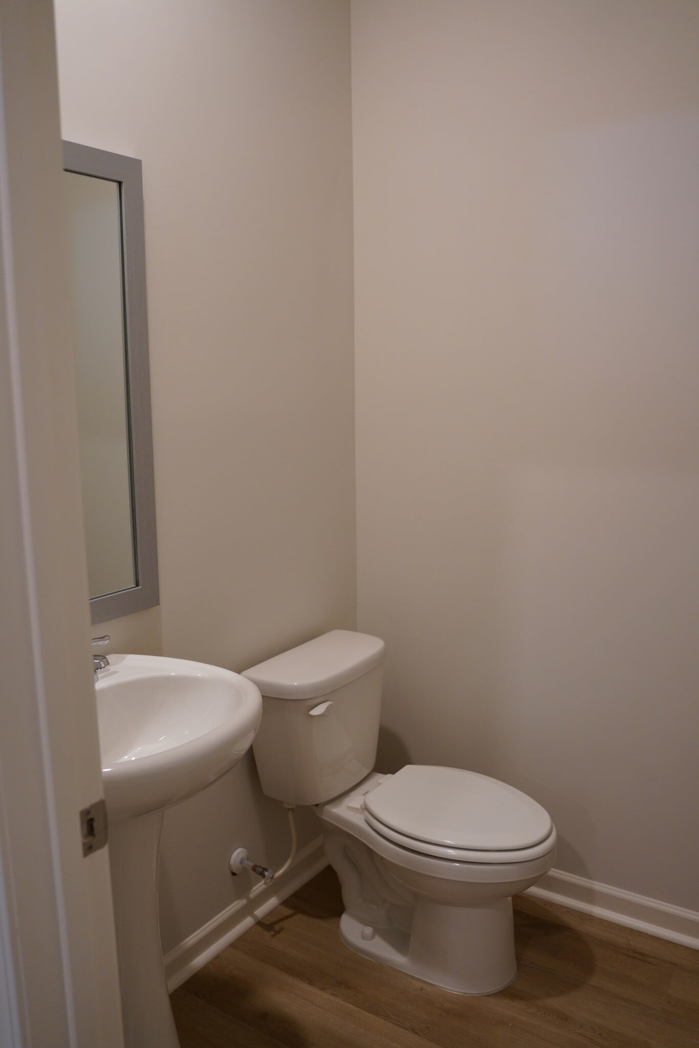 Powder room - 265 Deerberry Dr