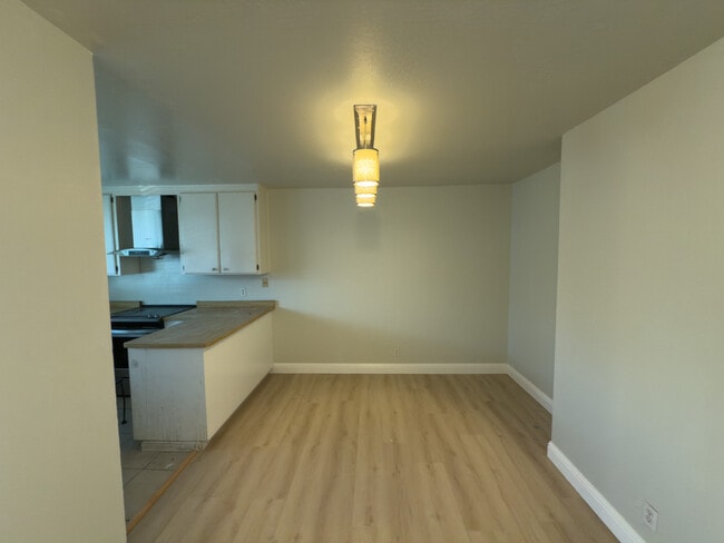 Building Photo - 3322 Santa Rita Rd