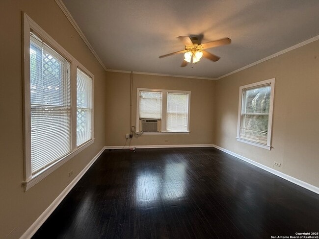 Building Photo - 110 Barilla Pl