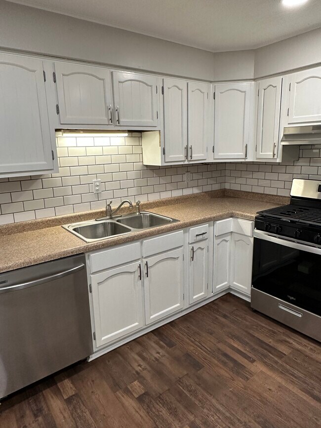 Building Photo - 8101 Shibler Dr