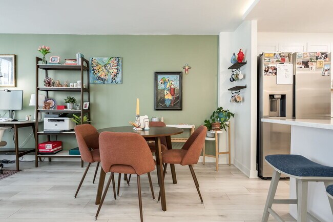 Building Photo - 2800 N Lake Shore Dr