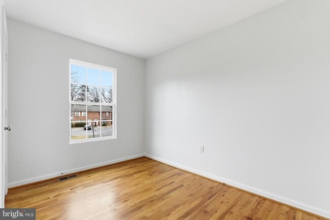 Building Photo - 233 Nottoway Dr