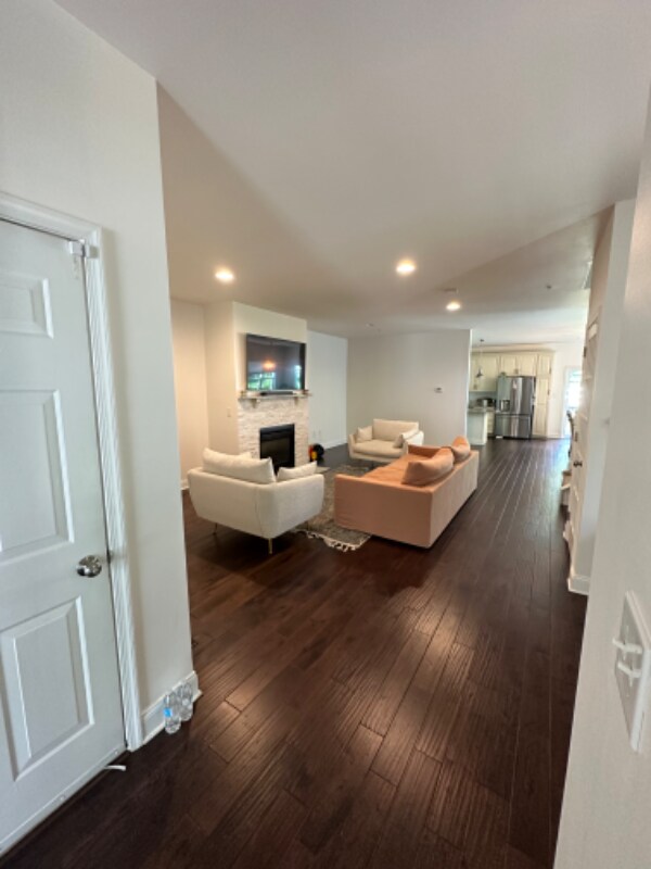 Building Photo - 106 Ava Ct