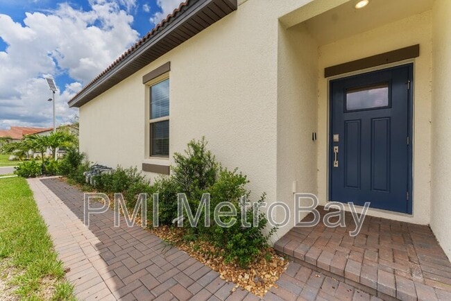 Building Photo - 17558 Holly Wl Ave