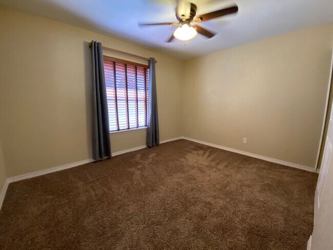 Building Photo - 783 De Leon Dr