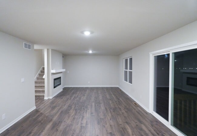 Building Photo - "Cyclist's Paradise: Spacious 2-Story Home...