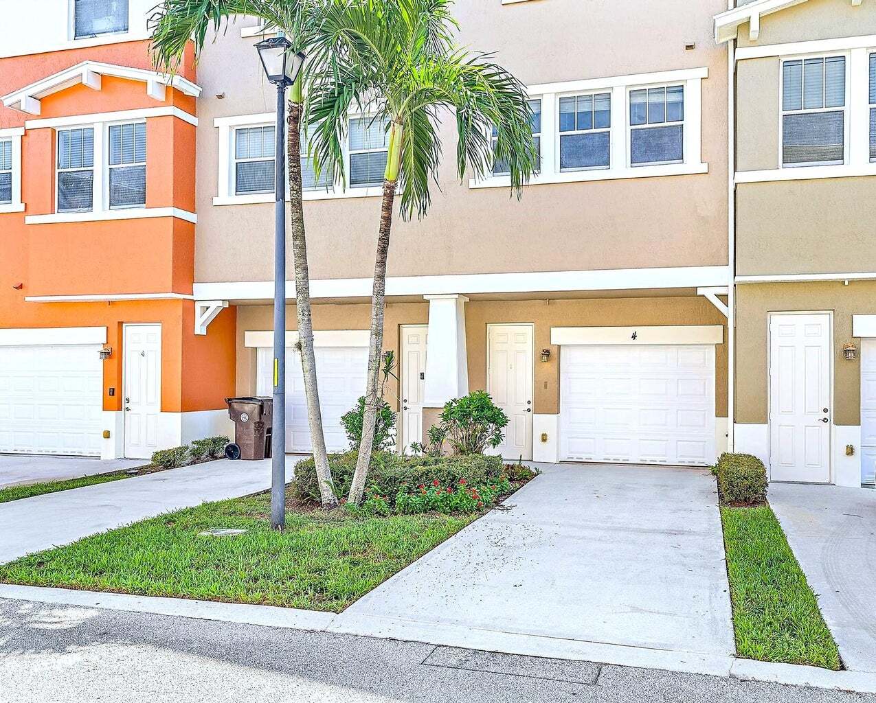 Building Photo - 770 Millbrae Ct