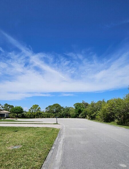 Building Photo - 172 NW Broken Oak Trail