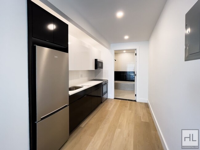 Building Photo - President Street / Spacious Crown Heights ...