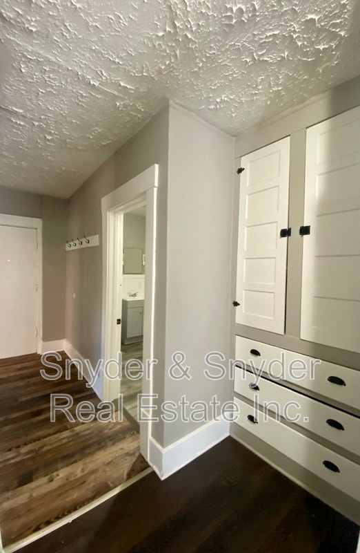 Building Photo - 999 W Exchange St