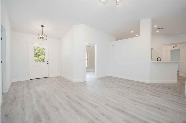 Building Photo - 16414 SE 92nd Terrace
