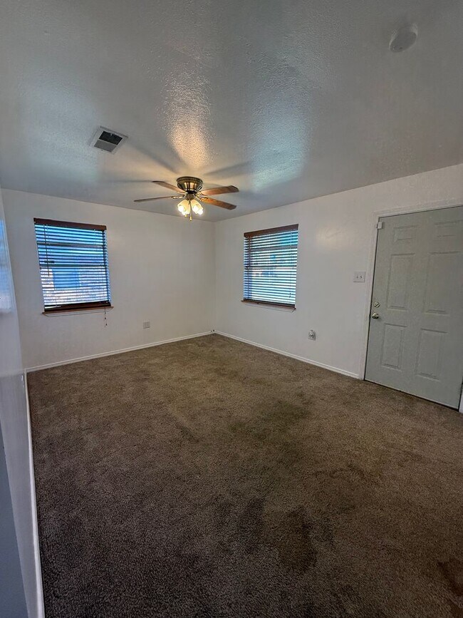 Building Photo - 3BD 1.5BA Single Home in Stevendale Heights Subdivision