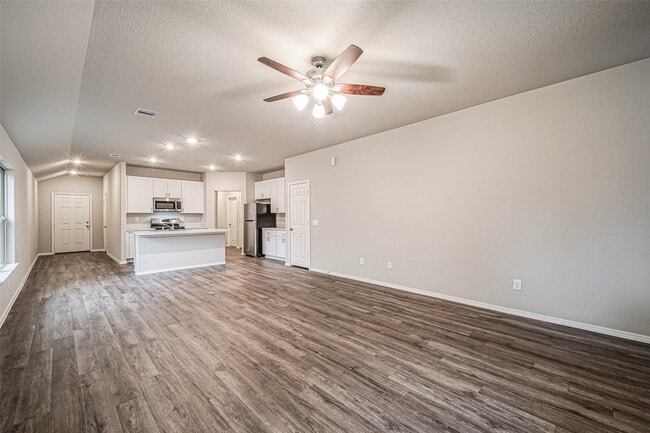 Building Photo - 1903 Brushy Cedar Ct