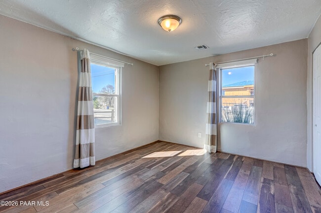 Building Photo - 639 Dameron Dr