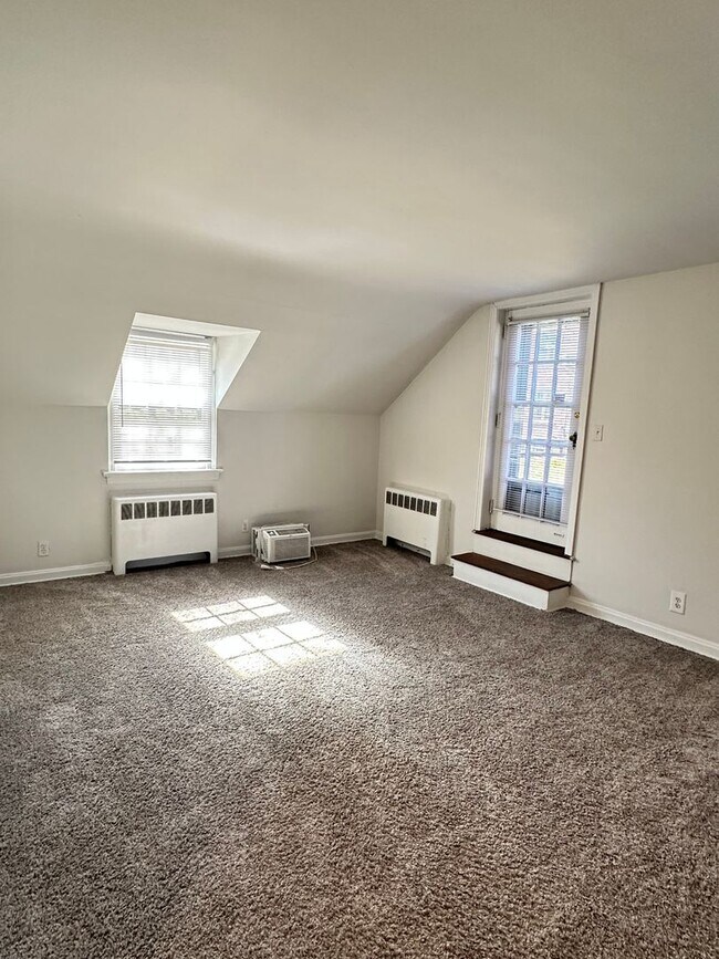 Building Photo - 2800 Woodpipe Ln