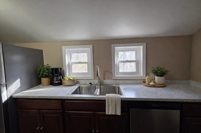 Building Photo - $250 OFF Move In Special!