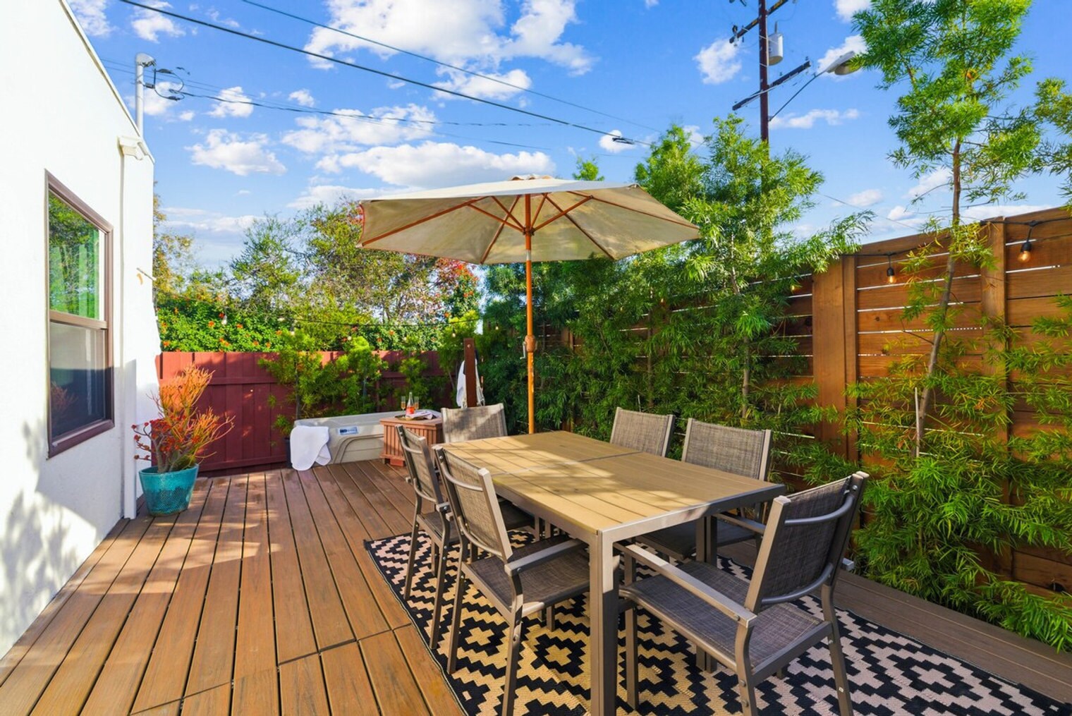 Building Photo - 3407 N Mountain View Dr