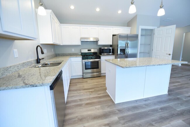 Building Photo - 1750 Meadowlark Ln