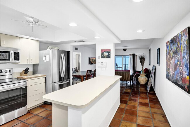 Building Photo - 1212 SE 2nd Ct